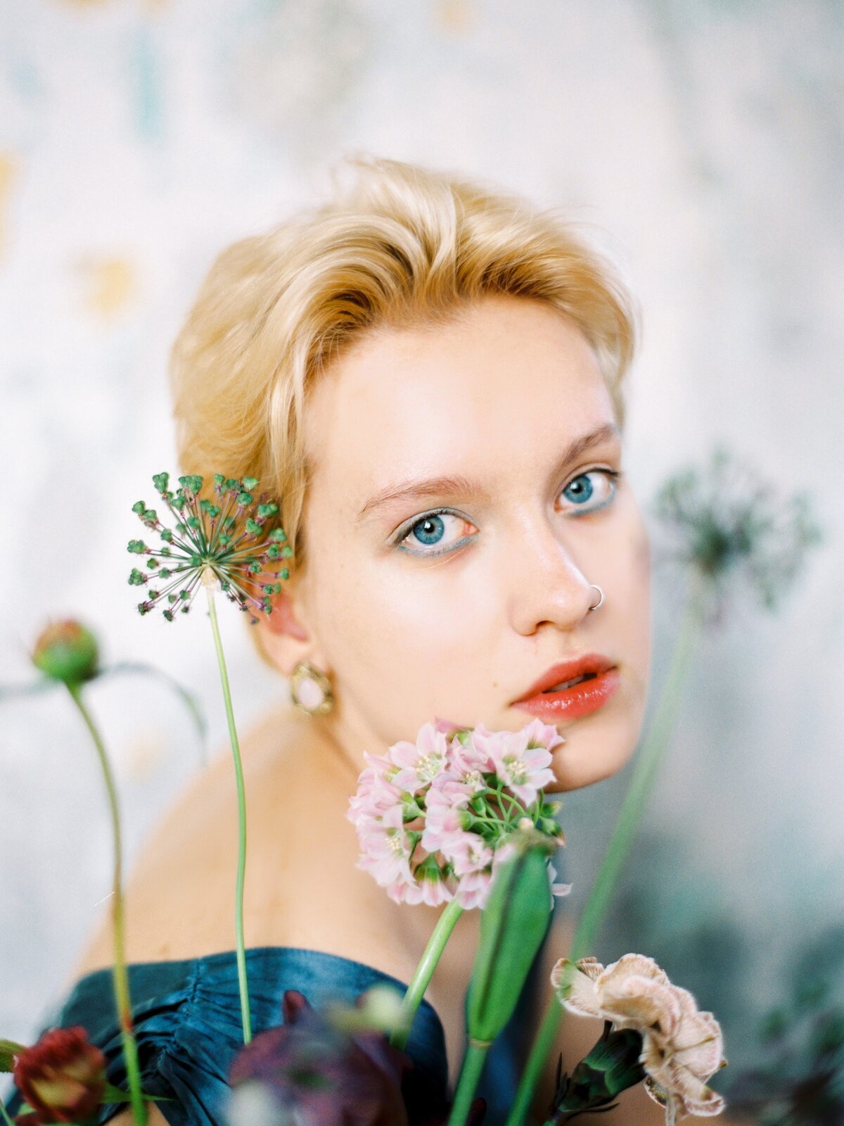 fine-art-photoshoot-of-woman-with-flowers