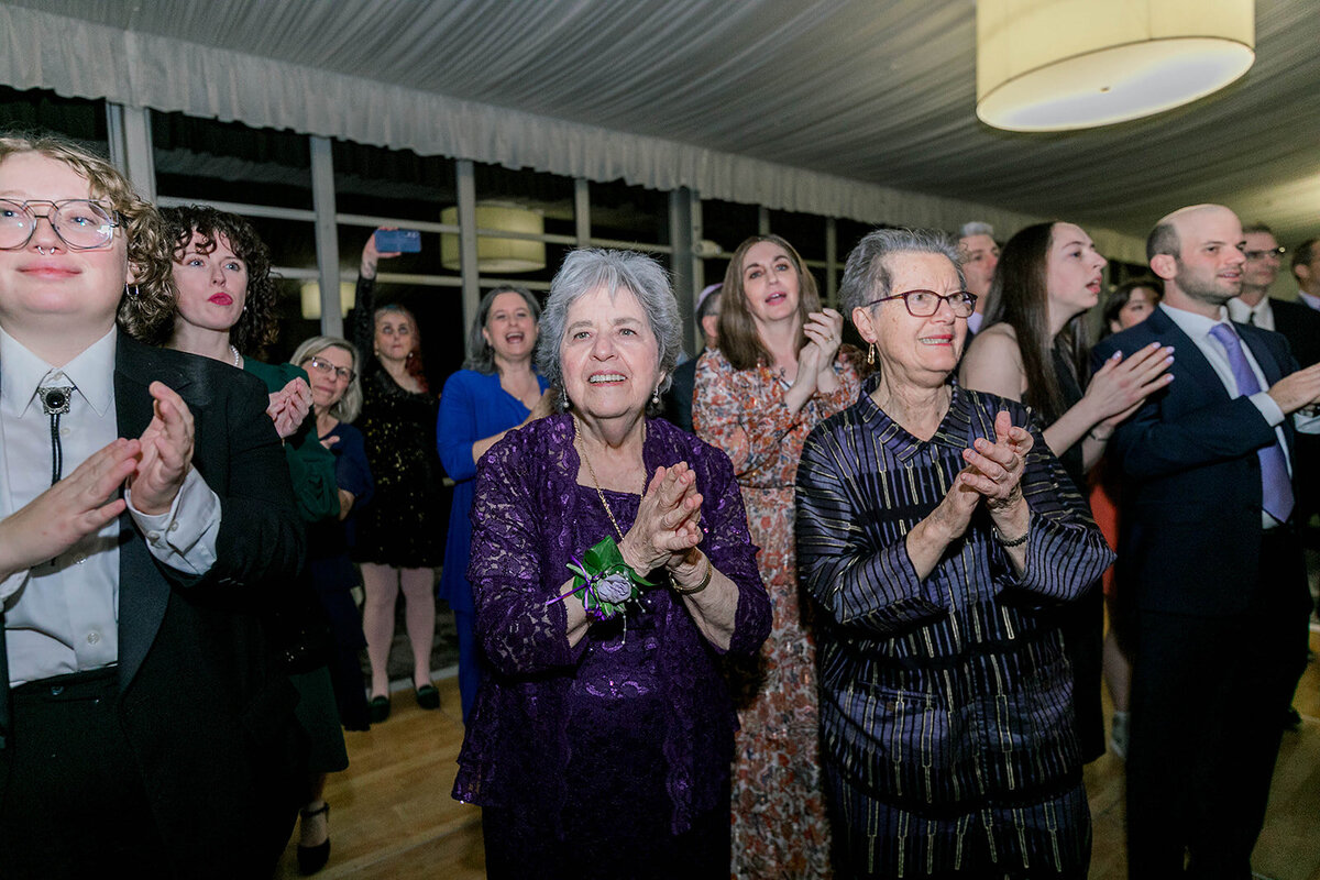 Eliana-Melmed-Photography-Chicago-LosAngeles-Jewish-WeddingPhotography-SimchaDancing-00213
