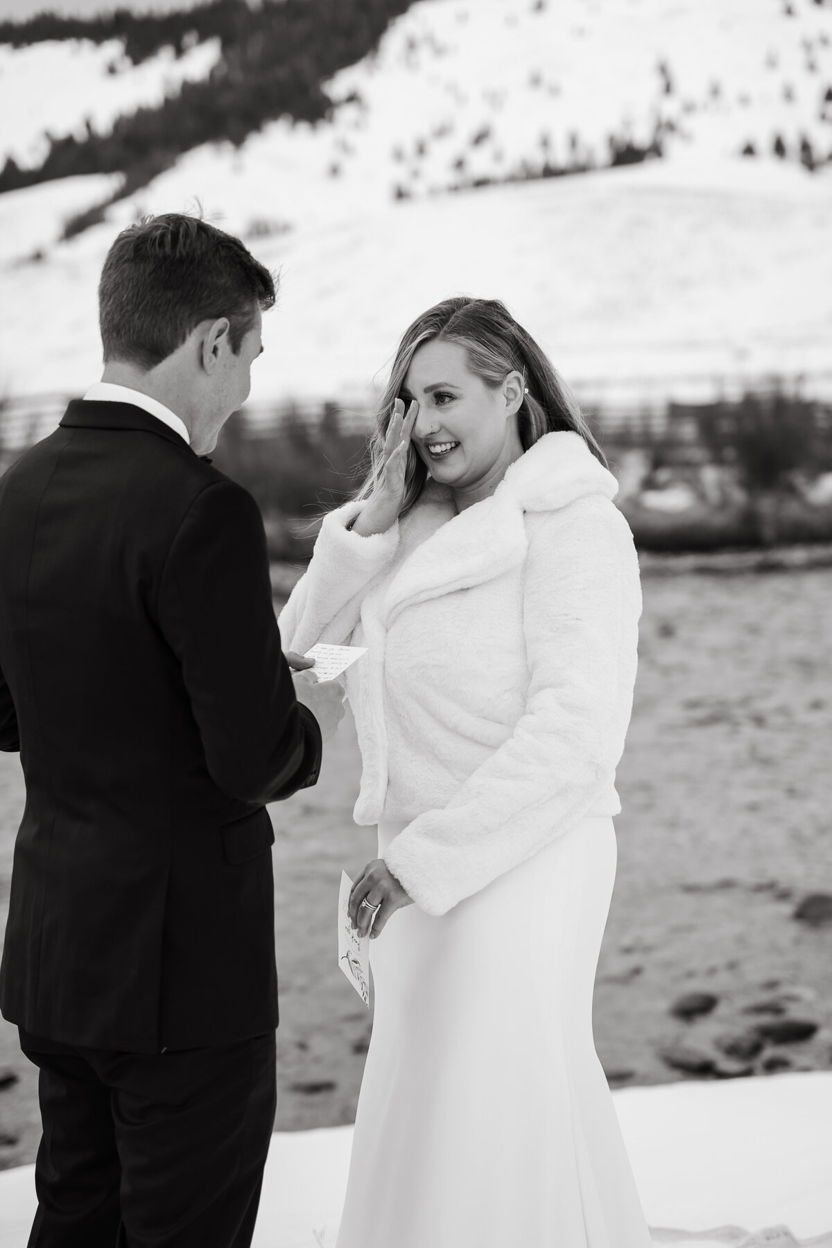 sunandpeakphotos-bigbear-california-wedding-photographer-intimatewedding-elopement-snowywedding-snowybigbearwedding-desireeandjake-575