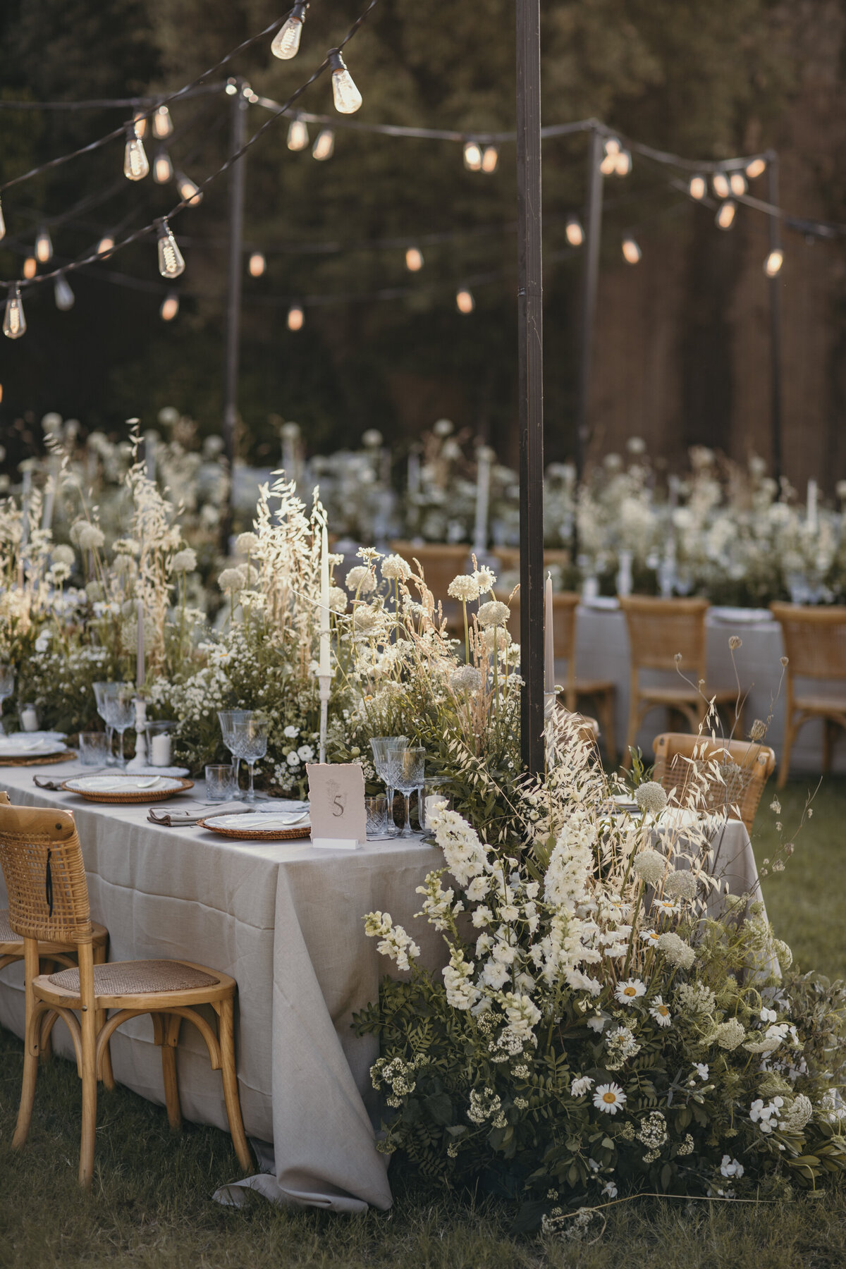Imperial tables for a wild destination wedding