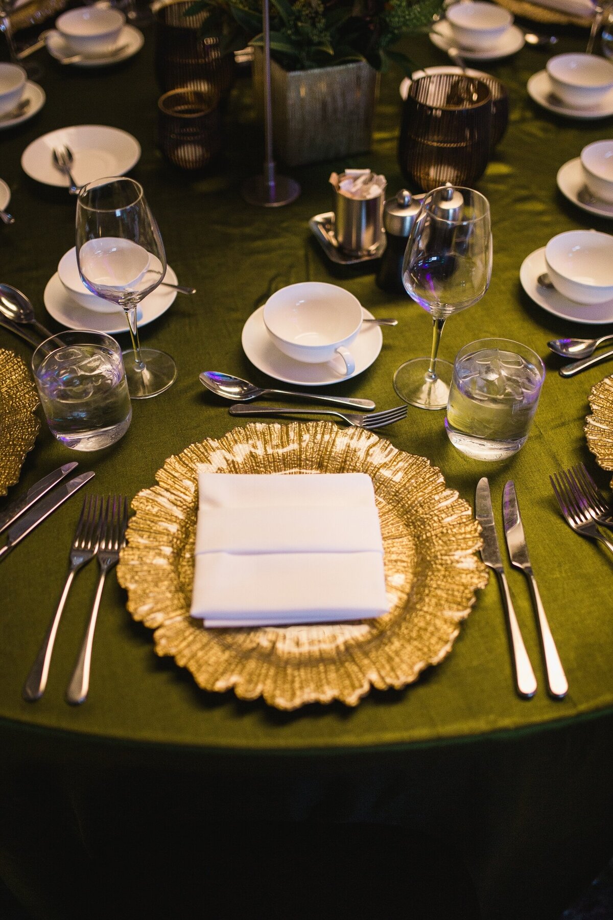 olive-green-gold-black-corporate-gala-dinner (4)
