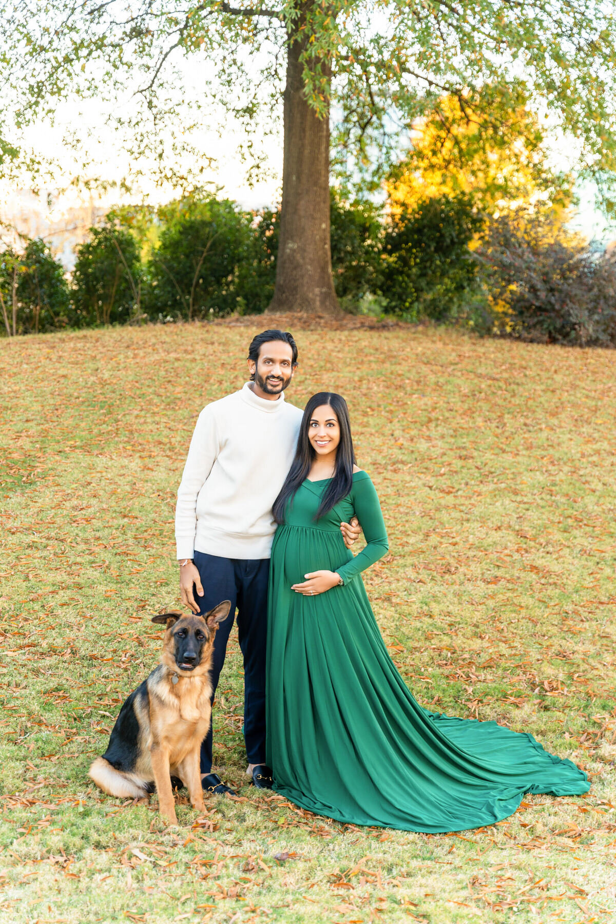 14 Charlotte outdoor maternity session with dog