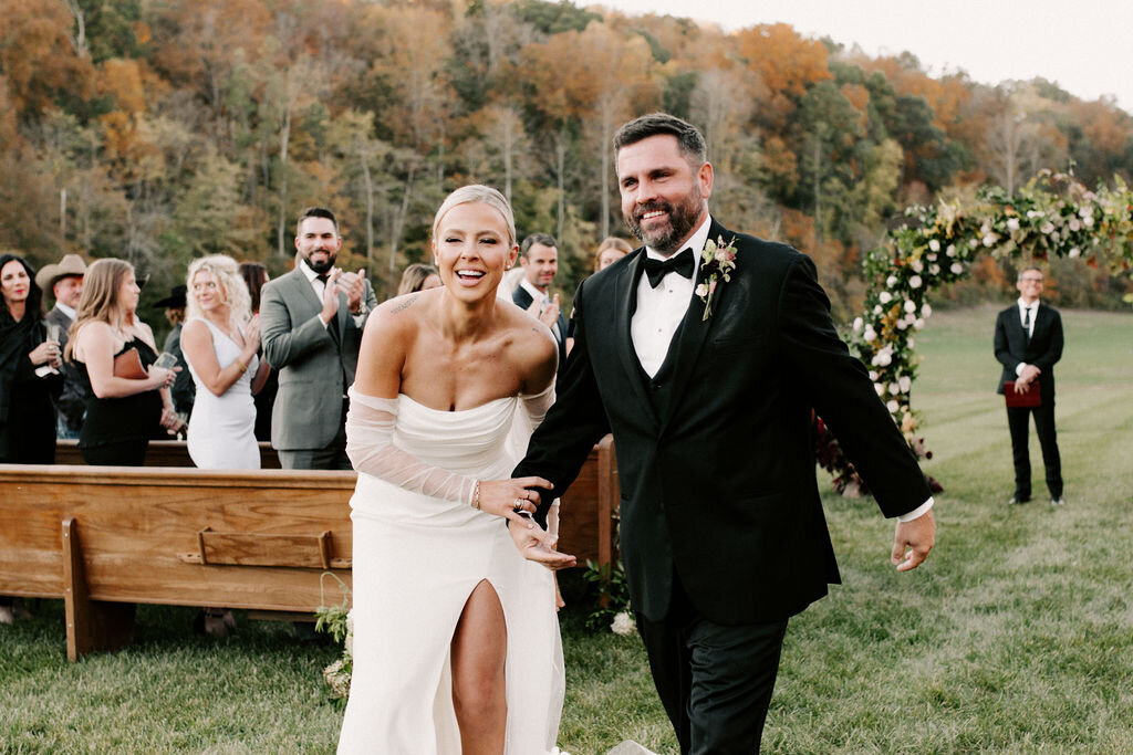 A fall wedding near Nashville, Tennessee