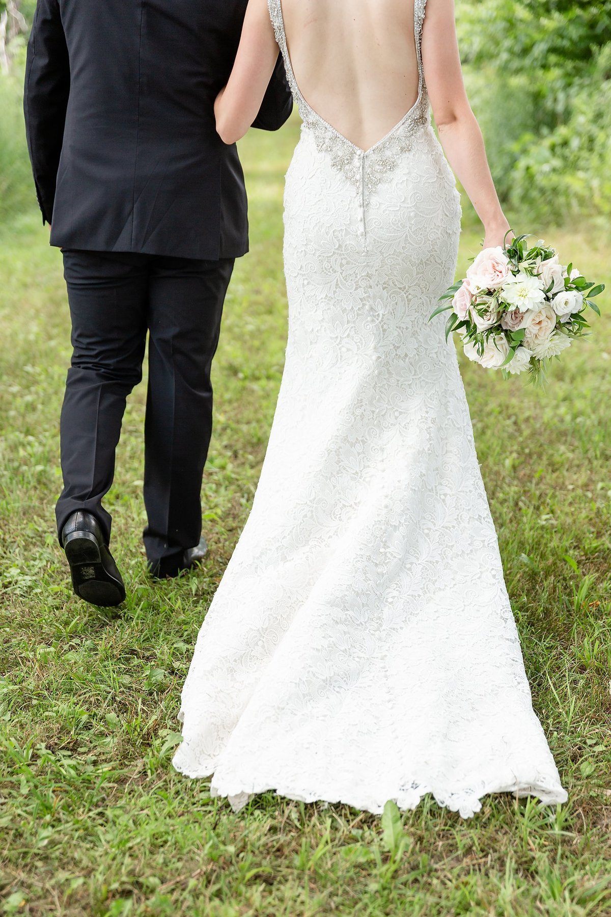 Southwestern Ontario Summer Farm Wedding | Dylan and Sandra Photography 120