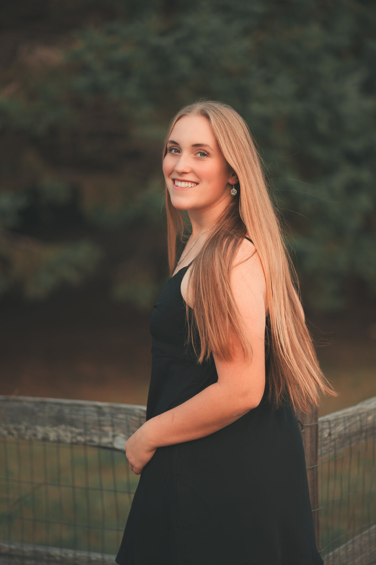 Elevate your senior portraits experience with a radiant session at Tamarack Nature Center in White Bear Lake. Unveil the essence of youth against the natural backdrop of Woodbury's scenic beauty