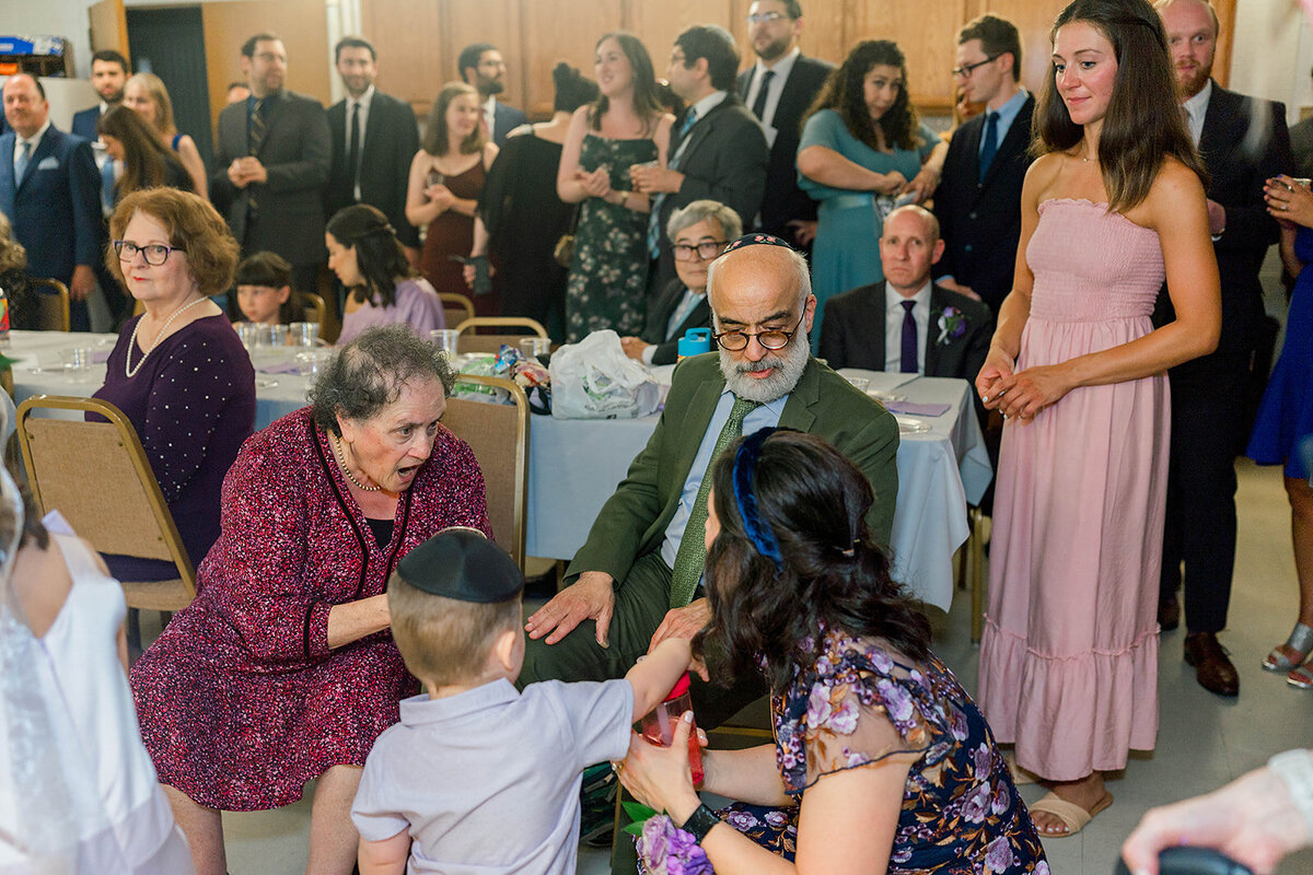 Eliana-Melmed-Photography-Chicago-LosAngeles-Jewish-WeddingPhotography-ElianaSklar-Tisch-00125