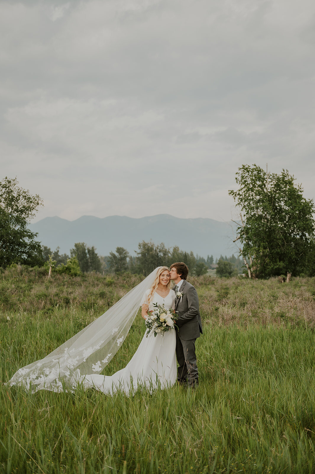 presley-gray-photo-elegant-montana-wedding-6733