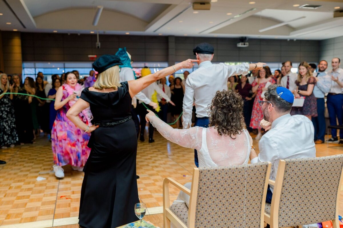 Eliana-Melmed-Photography-Chicago-LosAngeles-Jewish-WeddingPhotography-ShulaNoah-Shtick-00175