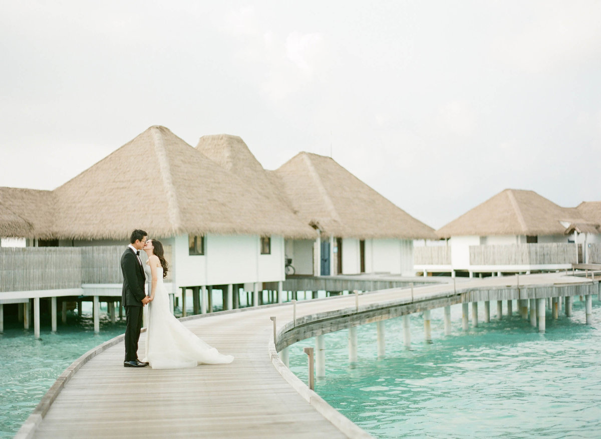 3-KTMerry-destinationwedding-Maldives-bungalows