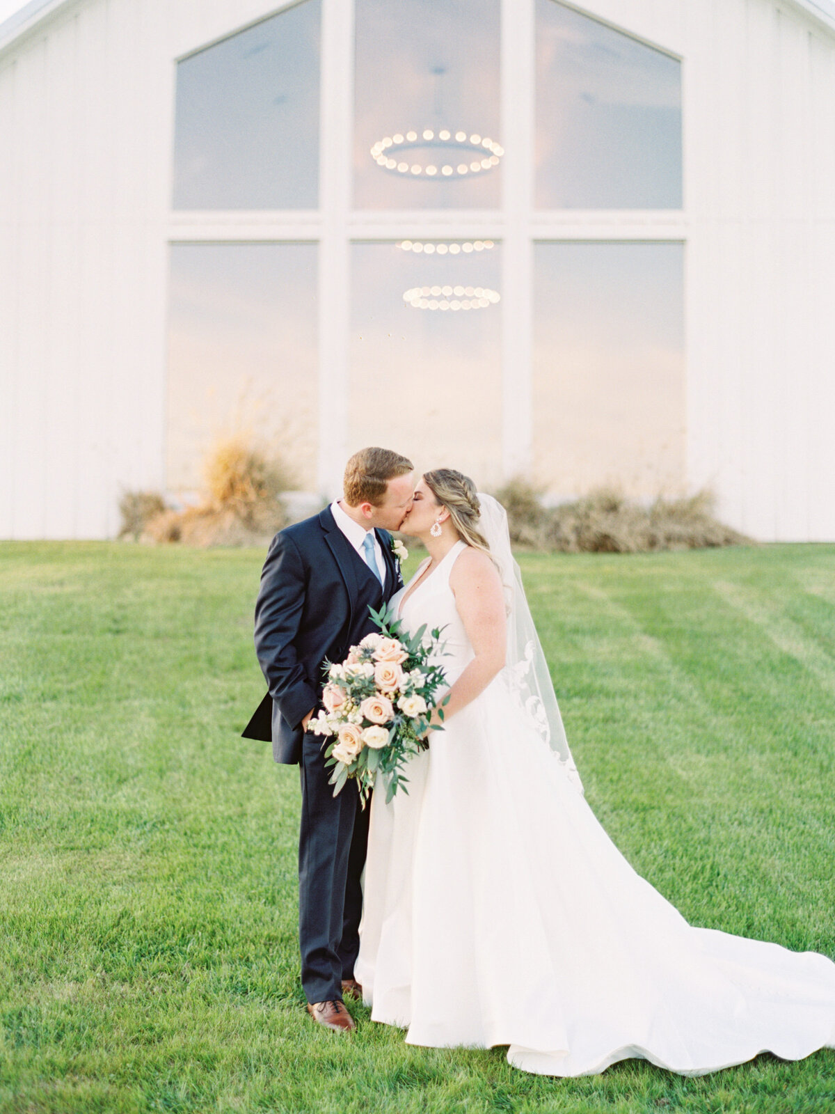 the-farmhouse-wedding-houston-texas-wedding-photographer-mackenzie-reiter-photography-6