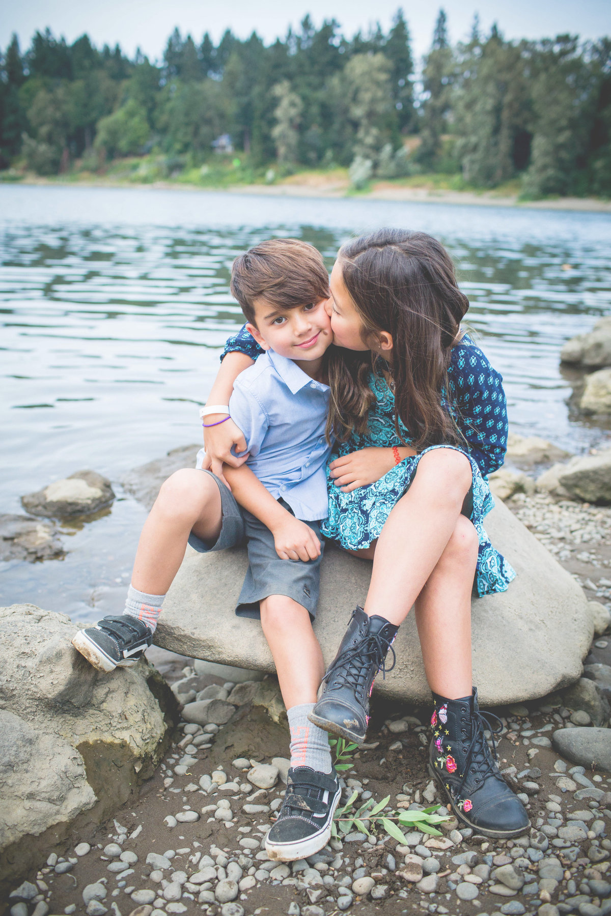 West Linn Childrens Photographer at the Willamette River