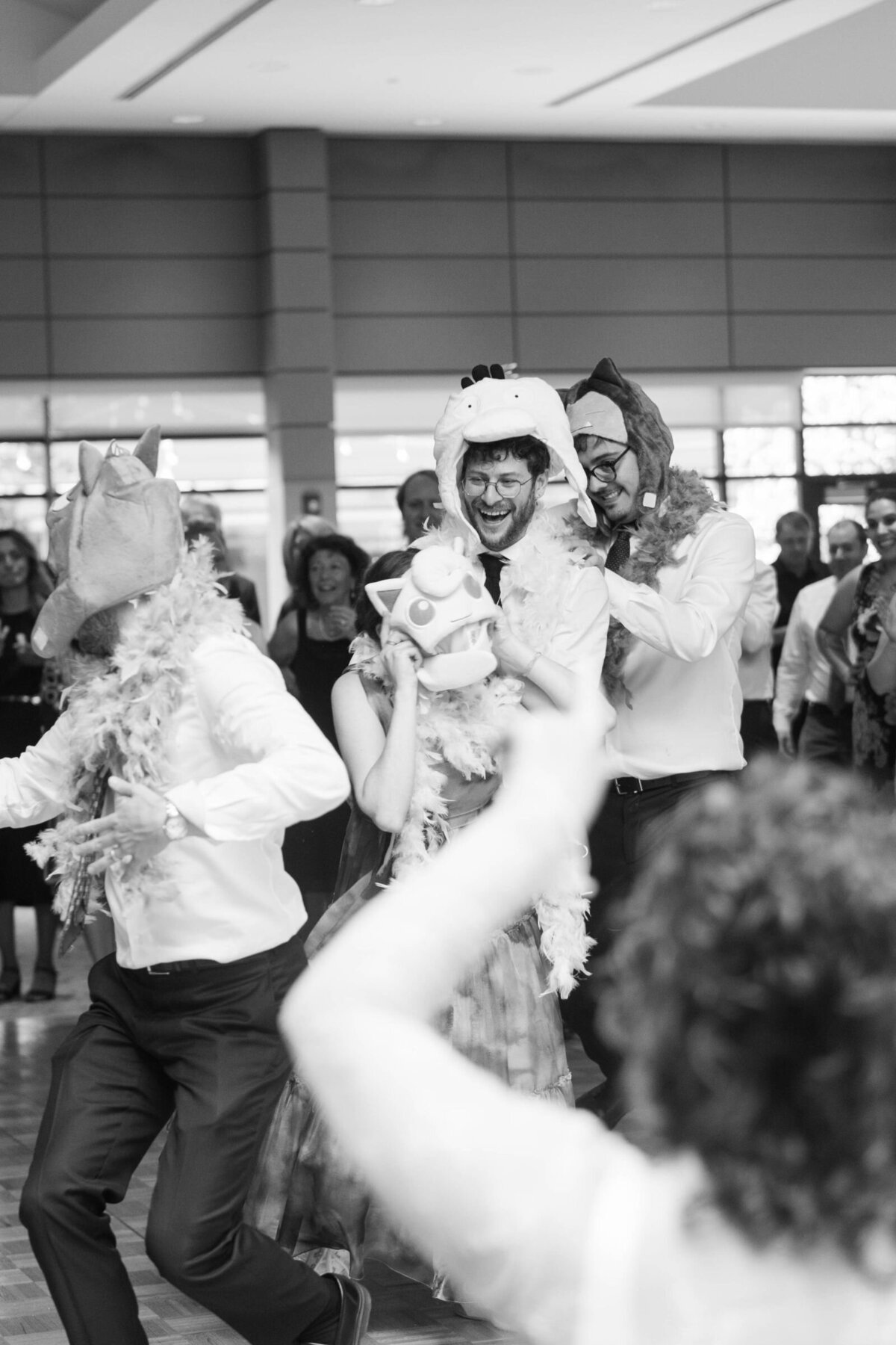Eliana-Melmed-Photography-Chicago-LosAngeles-Jewish-WeddingPhotography-ShulaNoah-Shtick-00170