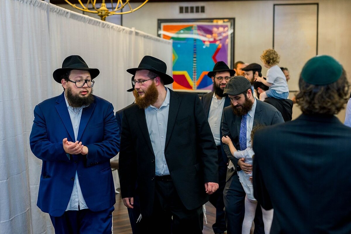 Eliana-Melmed-Photography-Chicago-LosAngeles-Jewish-WeddingPhotographer-CarmiKalman-MensDancing-00125