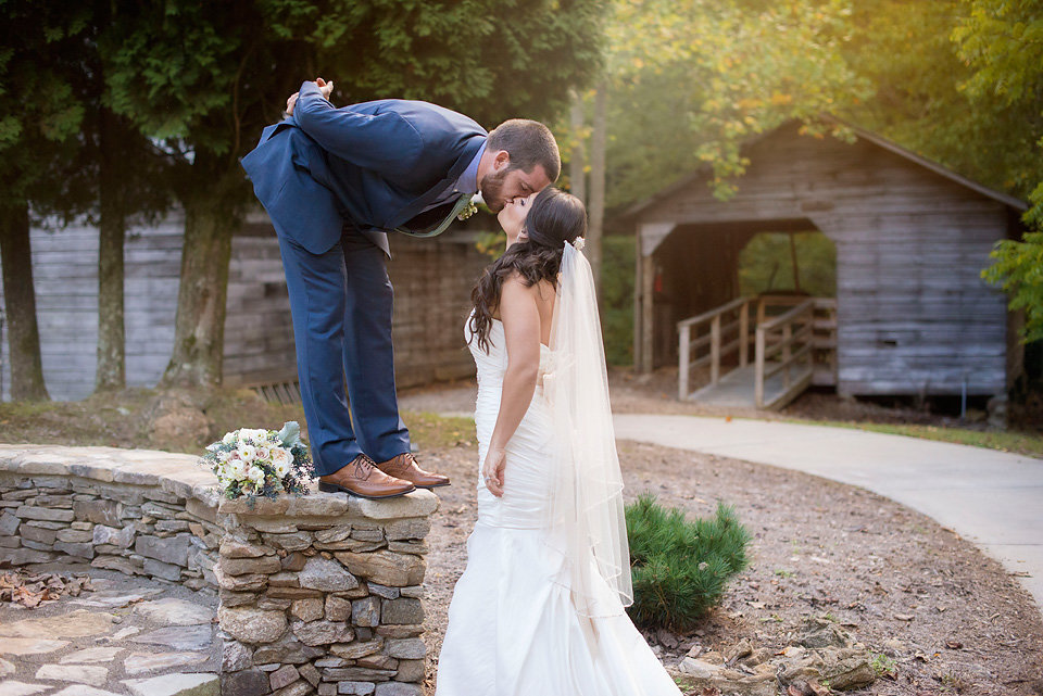 vogel_state_park_north_ga_wedding_zolu_photography_whitney_and_tanner_cute_kiss