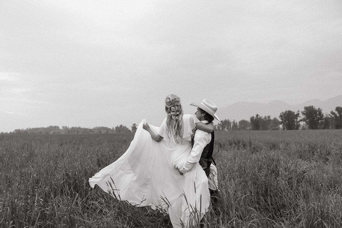 presley-gray-photo-elegant-montana-wedding-4988