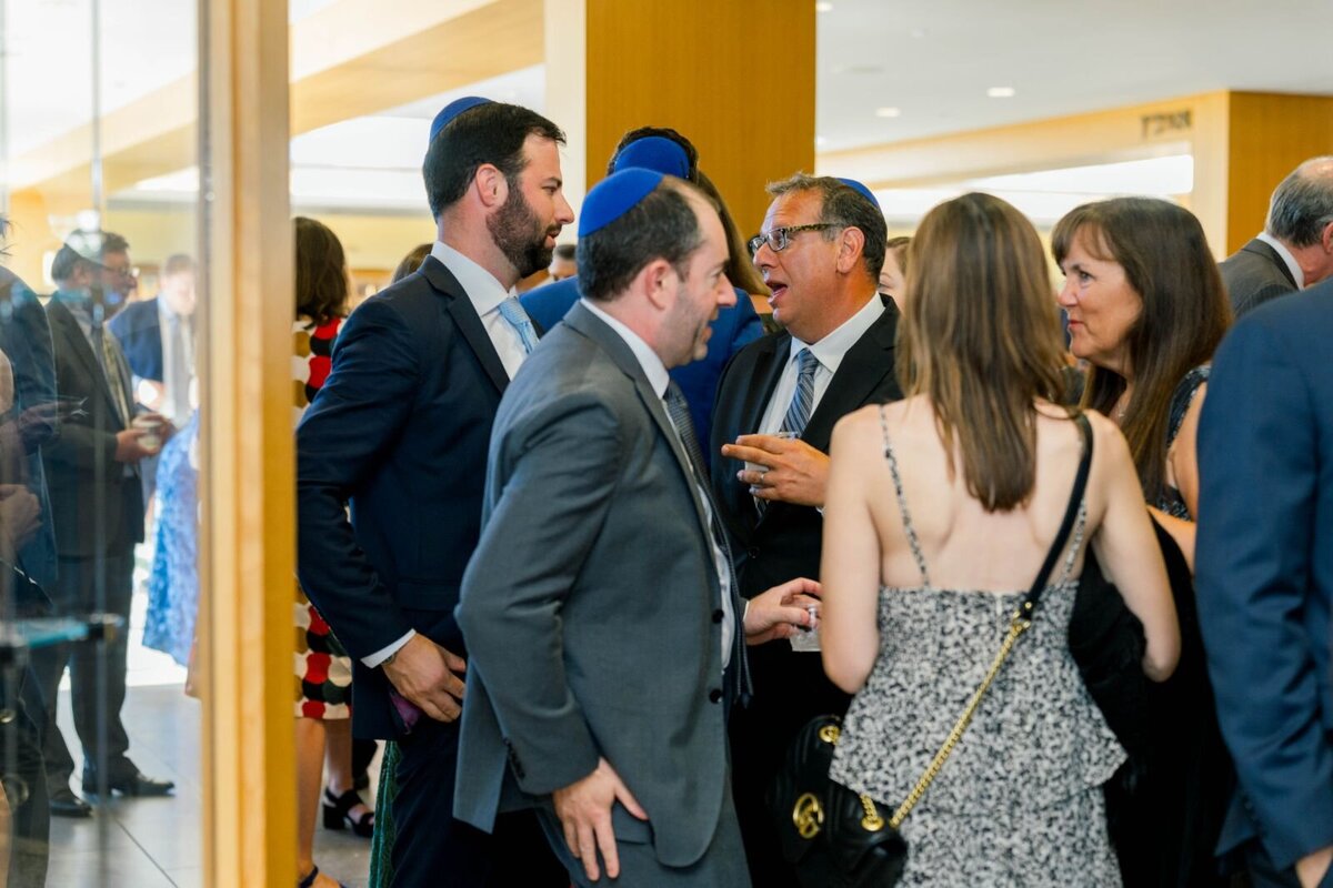 Eliana-Melmed-Photography-Chicago-LosAngeles-Jewish-WeddingPhotography-ShulaNoah-CocktailHour-00058