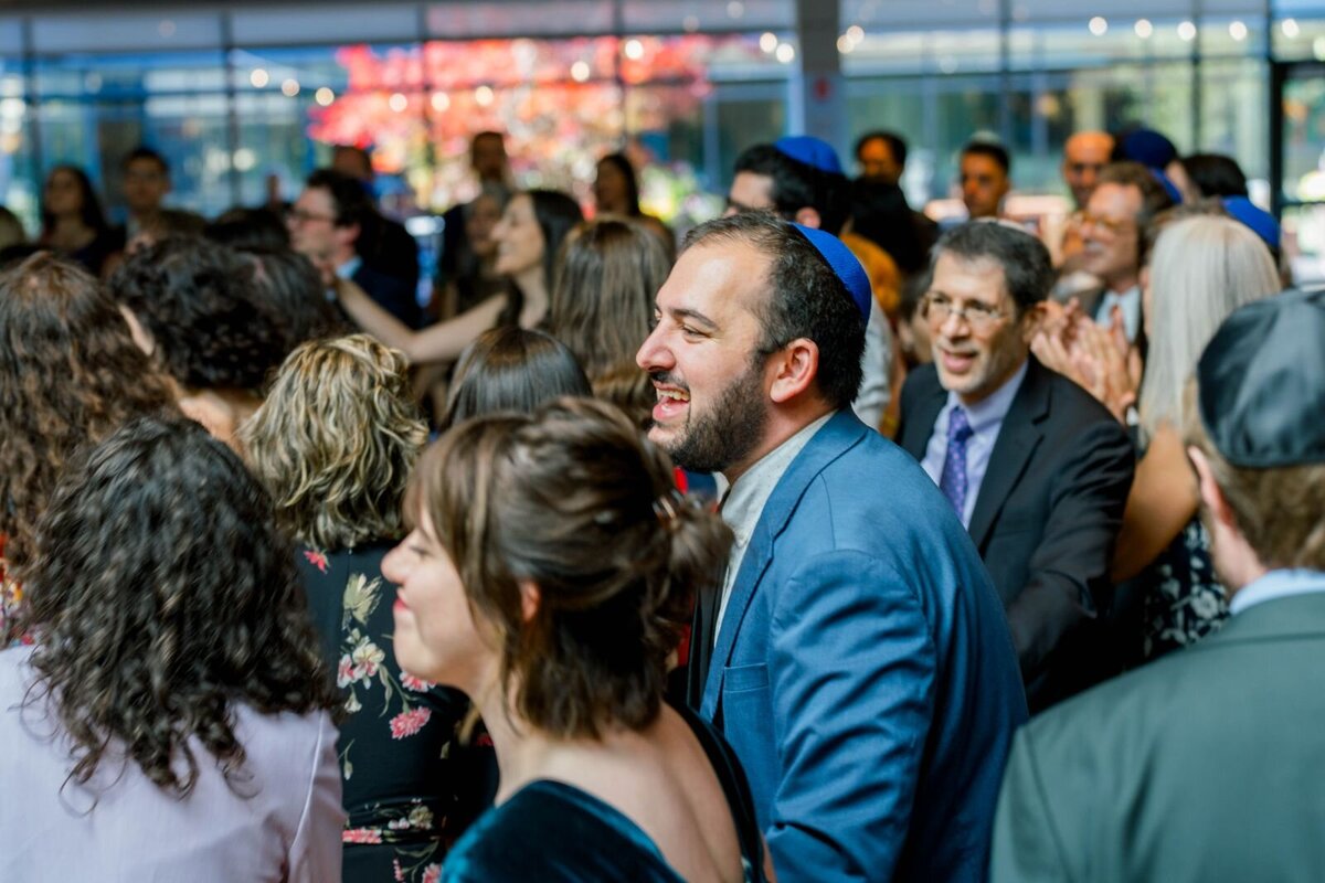 Eliana-Melmed-Photography-Chicago-LosAngeles-Jewish-WeddingPhotography-ShulaNoah-Simcha-Dancing-00112