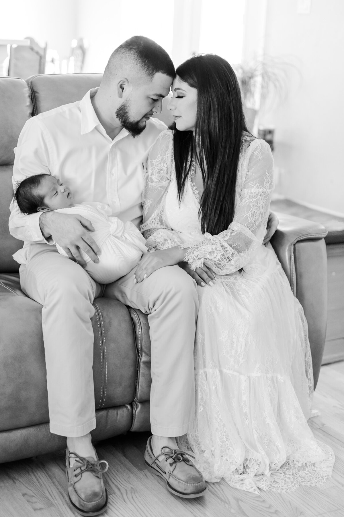 dallas-in-home-newborn-photographer-lifestyle-and-posed-1