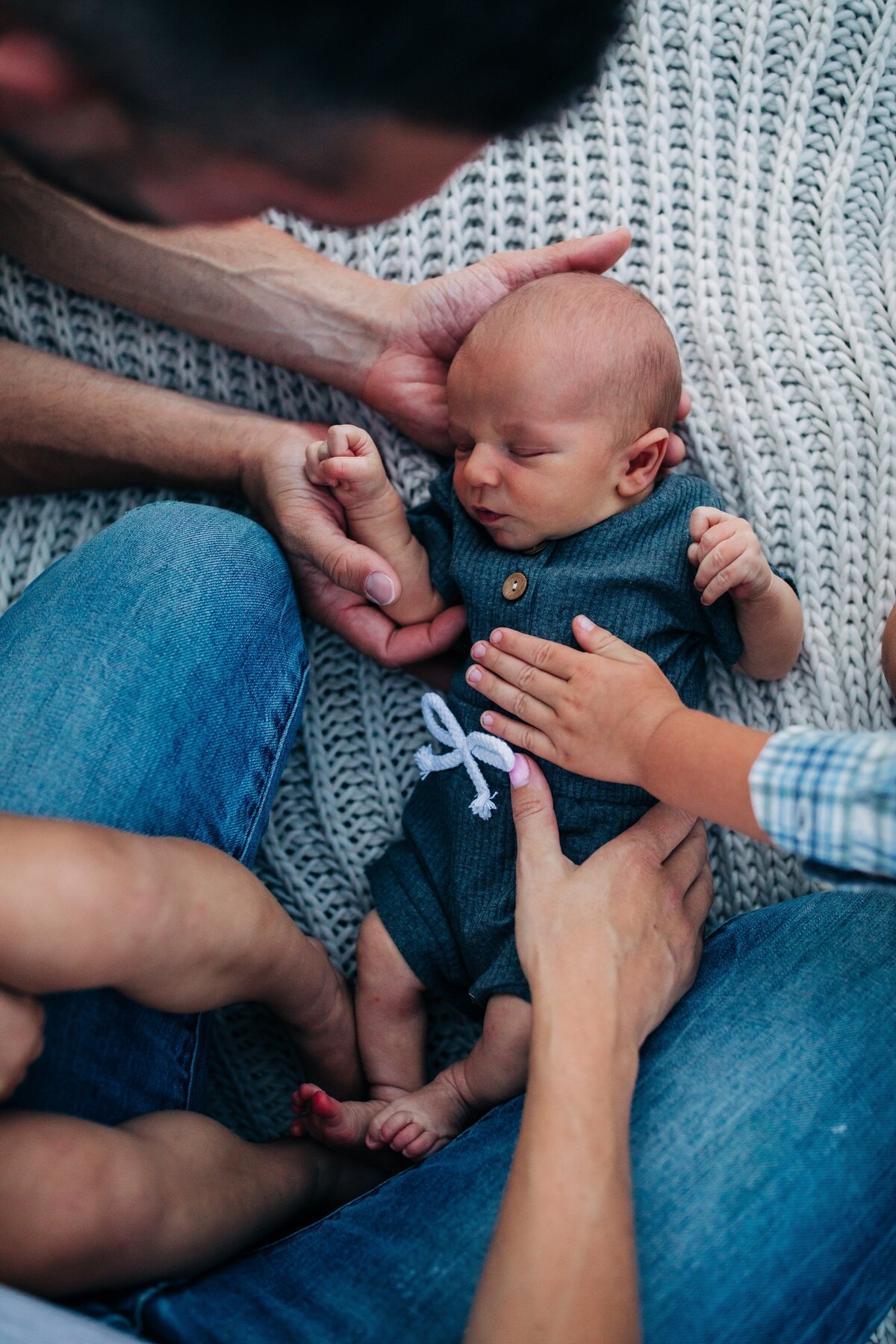 In-Home-Lifestyle-Newborn-Photos-Milwaukee16