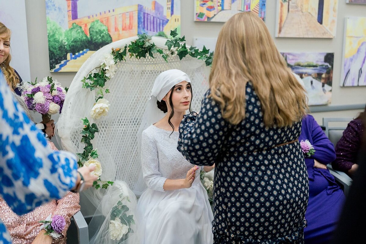 Eliana-Melmed-Photography-Chicago-LosAngeles-Jewish-WeddingPhotographer-CarmiKalman-KabbalatPanim-00065