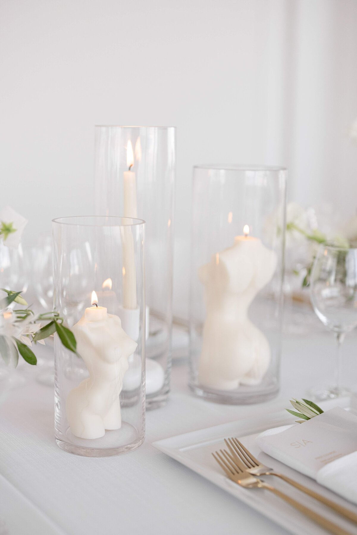 Modern White NYC Wedding Table Details TTWD