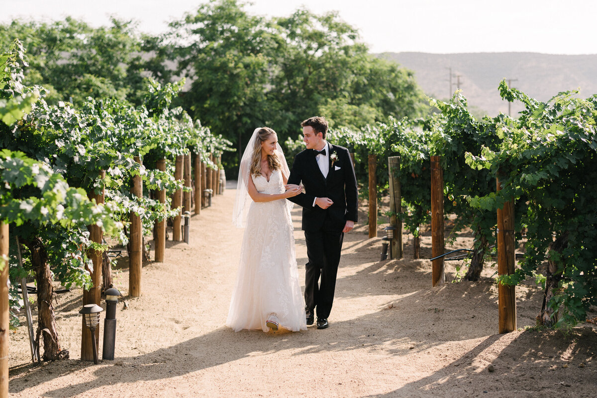Winery Wedding Couple Photos - Leonness Cellars-10