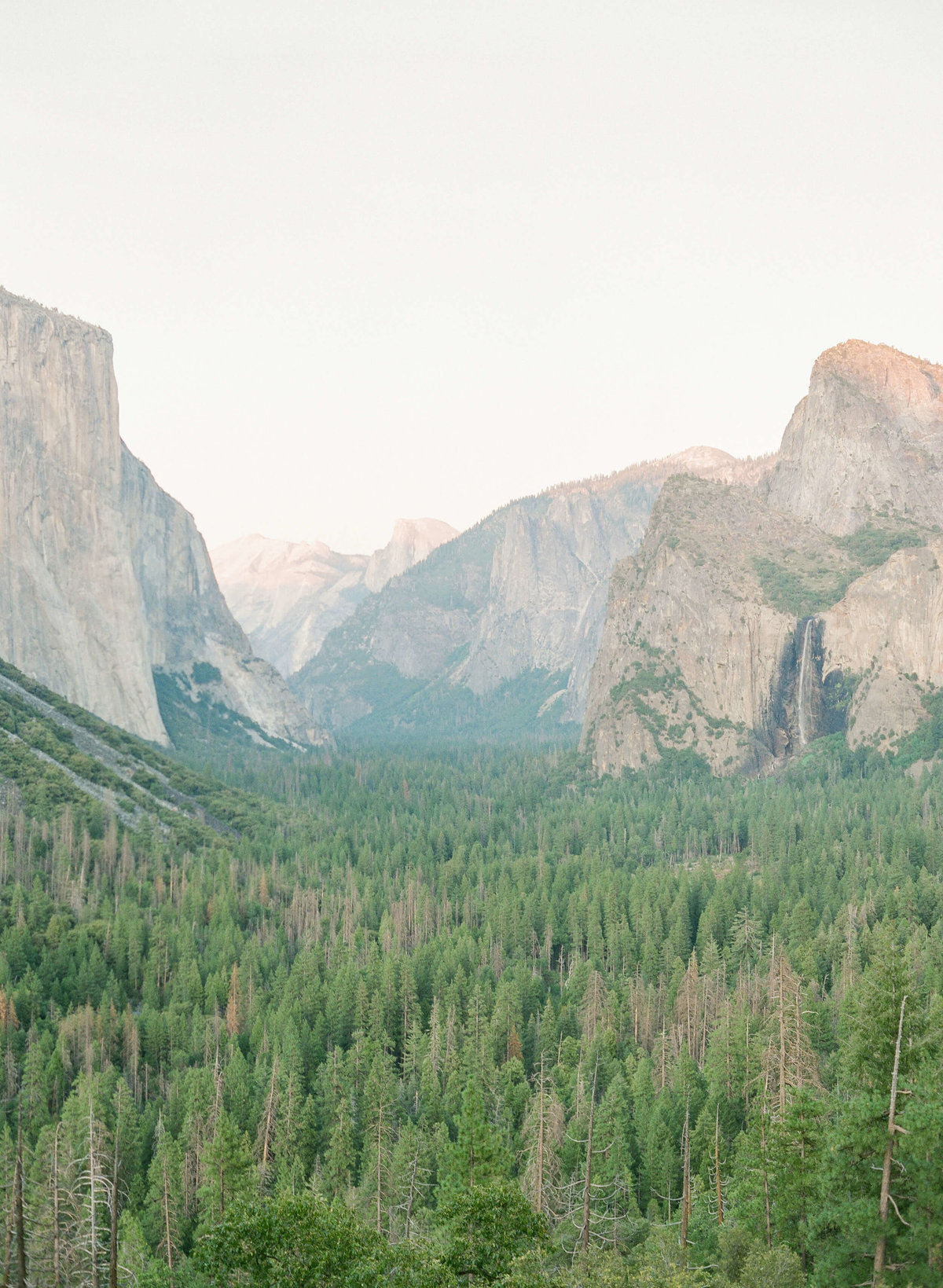 9-KTMerry-destination-engagement-photography-Yosemite-view