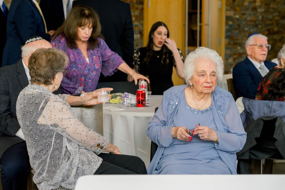 Eliana-Melmed-Photography-Chicago-LosAngeles-Jewish-WeddingPhotography-ShulaNoah-Ketubah-00077