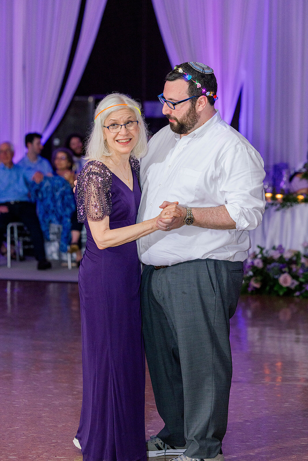Eliana-Melmed-Photography-Chicago-LosAngeles-Jewish-WeddingPhotography-ElianaSklar-DanceFloor-00268