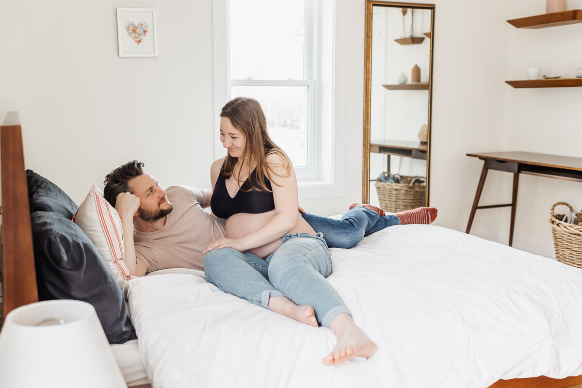 Natural Maternity Portraits in Toronto