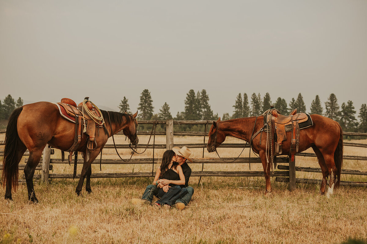 presley-gray-horseback-western-montana-engagement2331