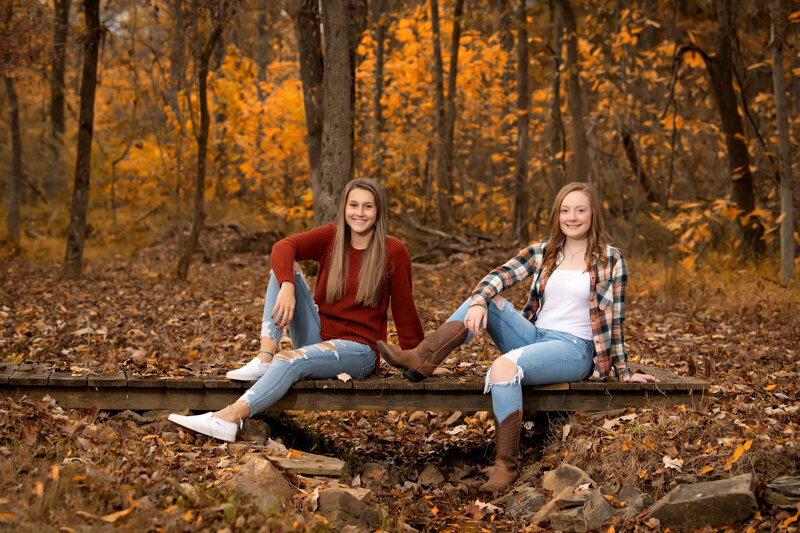 friends senior photos fall outdoors