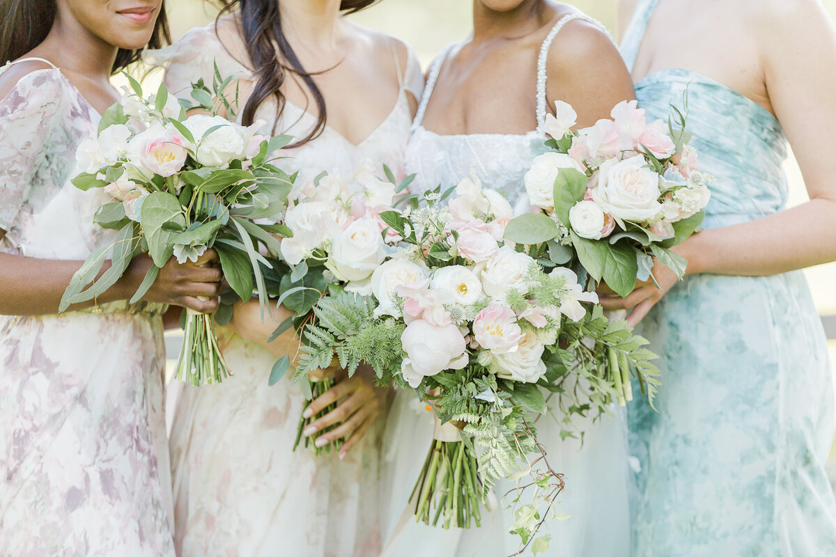 Up close image of a bridal and bridesmaid bouquets