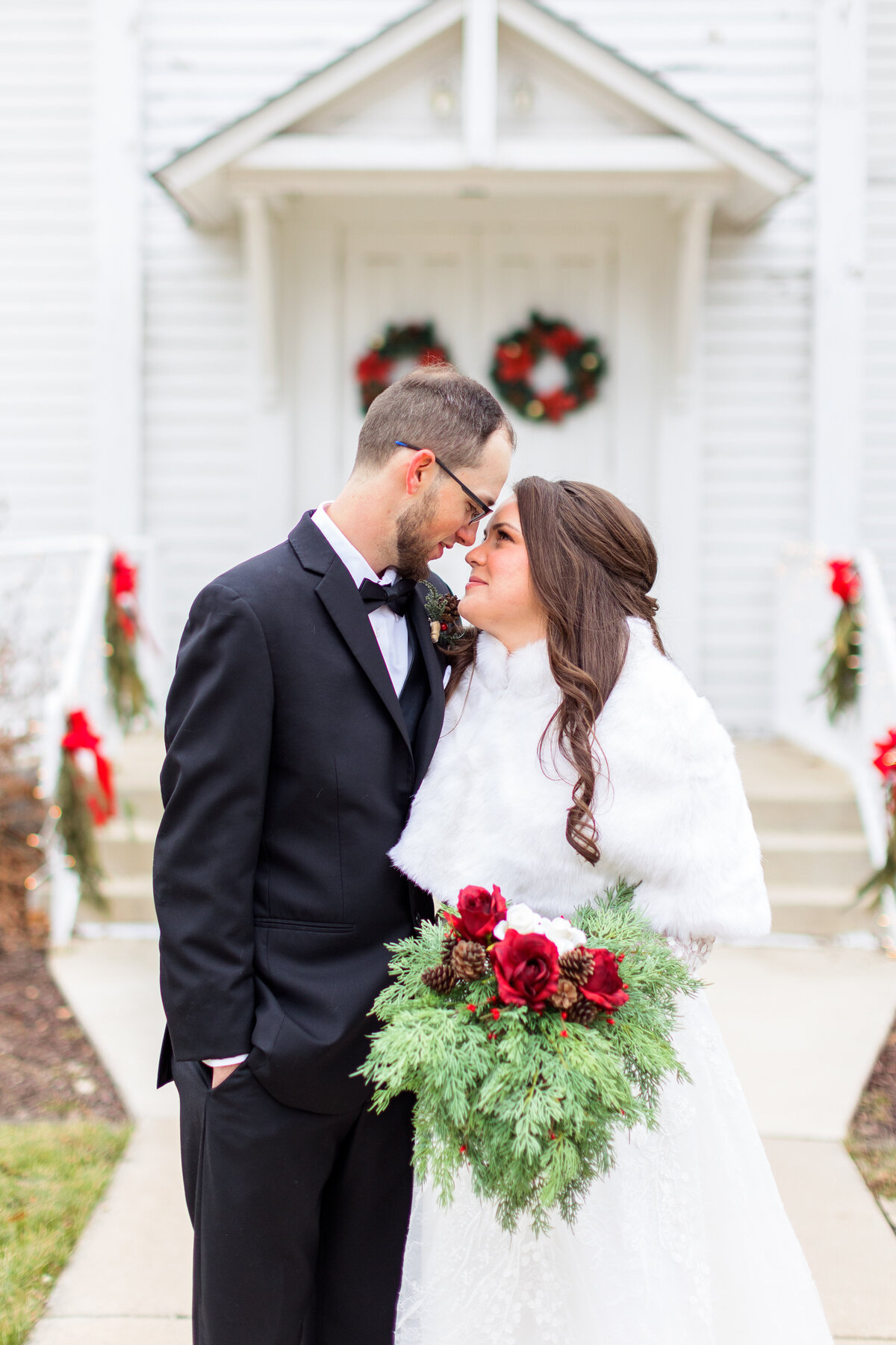 fairytale-christmas-wedding-at-the-chapel-on-the-green-30