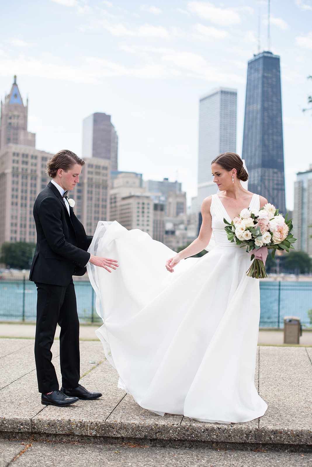Best Chicago Luxury Wedding Planner LK Events Ritz Carlton Chicago Averyhouse Photography Spring Wedding