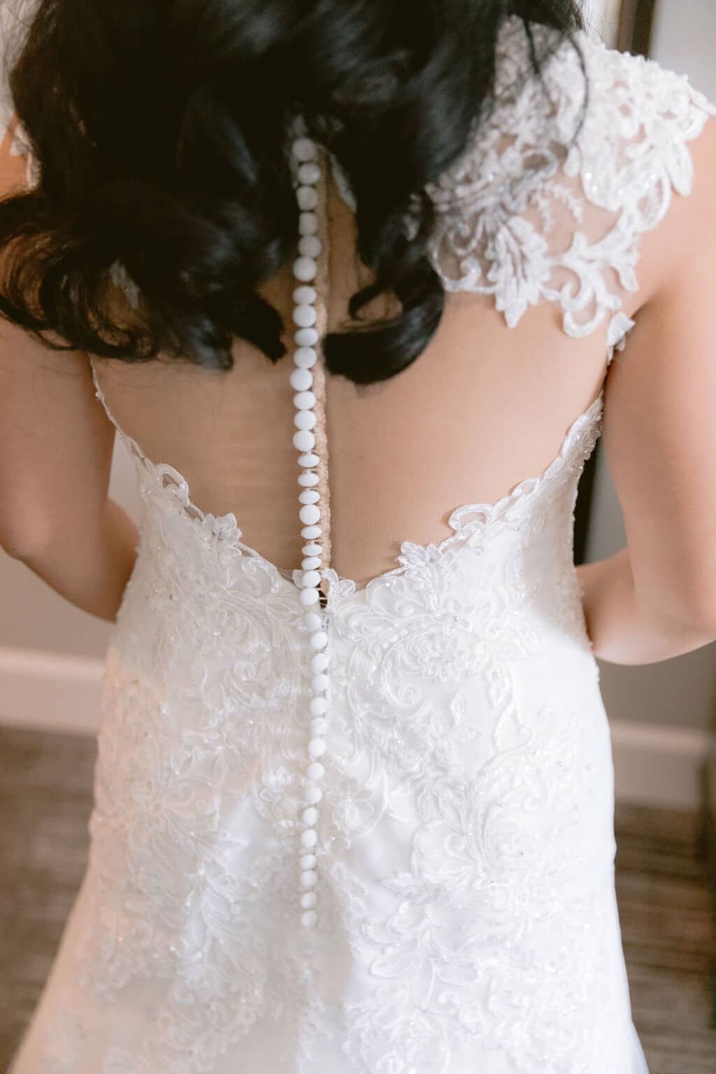 bridal-gown-with buttons-up-the-back