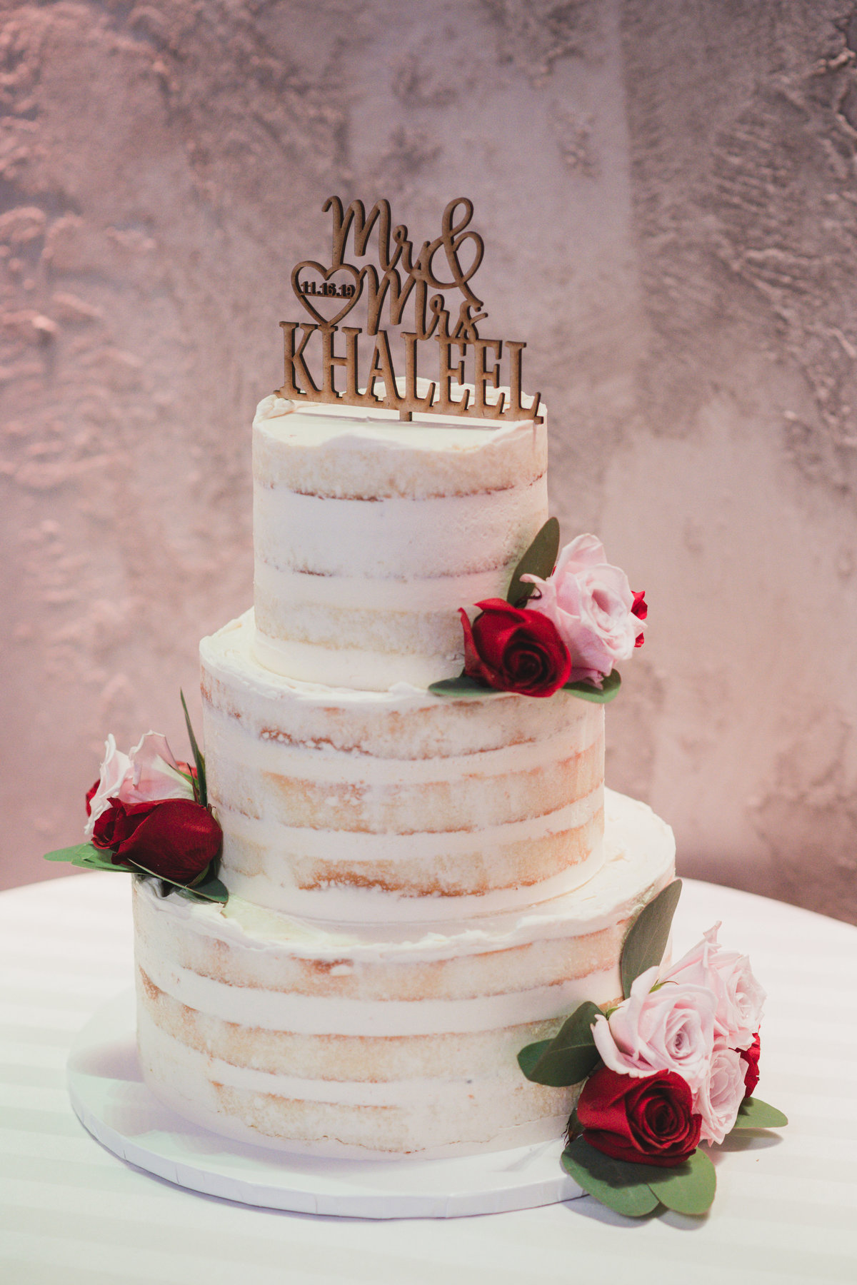 photo of wedding cake at The Loft by Bridgeview
