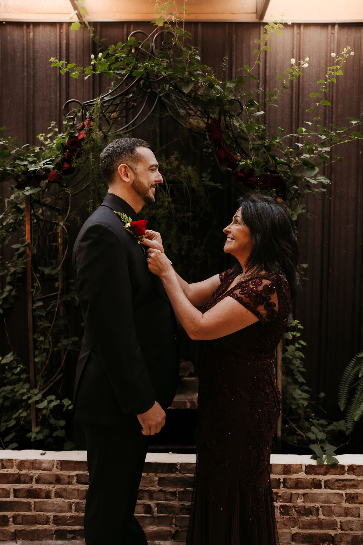 mom and groom on wedding day