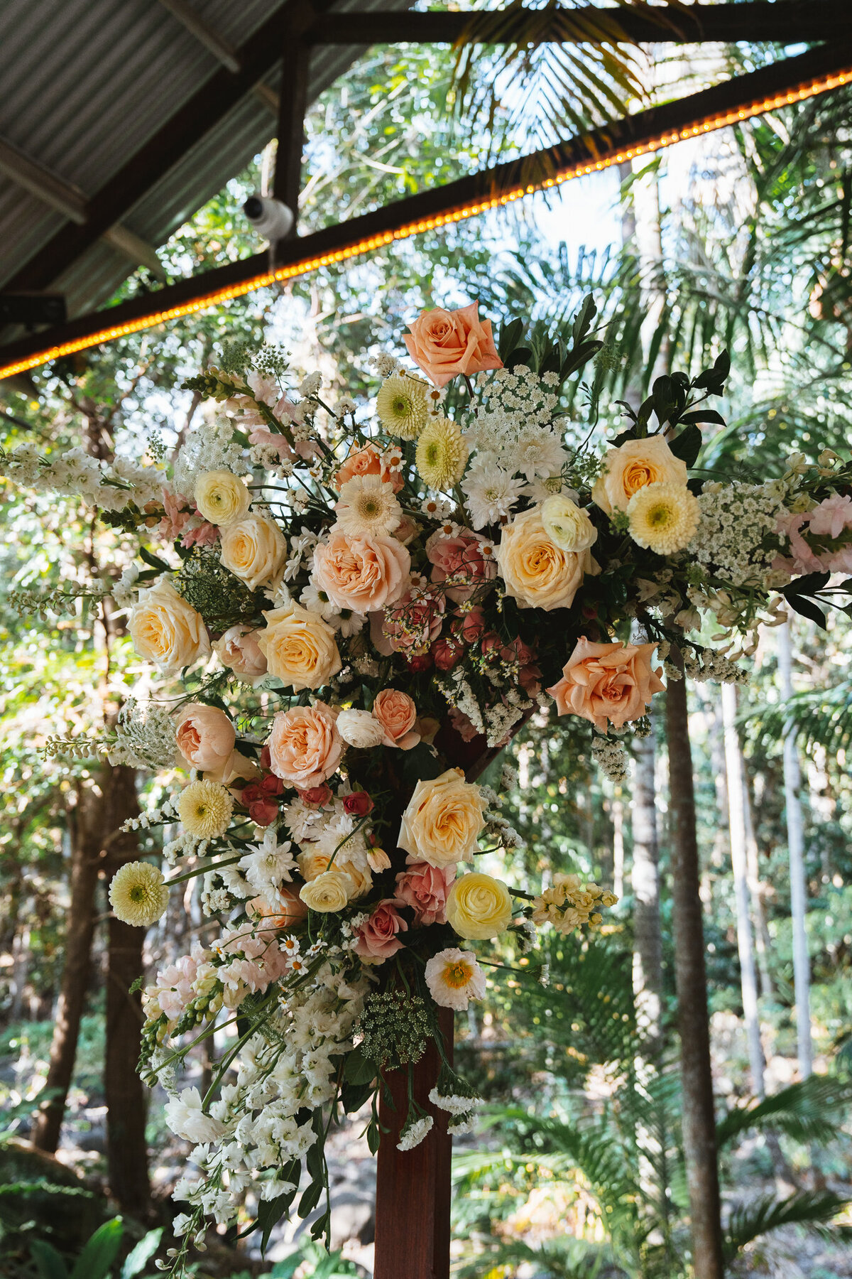 Bee's Blossoms Floral Studio Gold Coast Australia Florist Wedding Event Floral Design Flower Workshops Retail Deliveries Belle Clark Whimsical Romantic Lush Flowers Wedding Bouquets Centerpieces KirstenDeanWebSized-299
