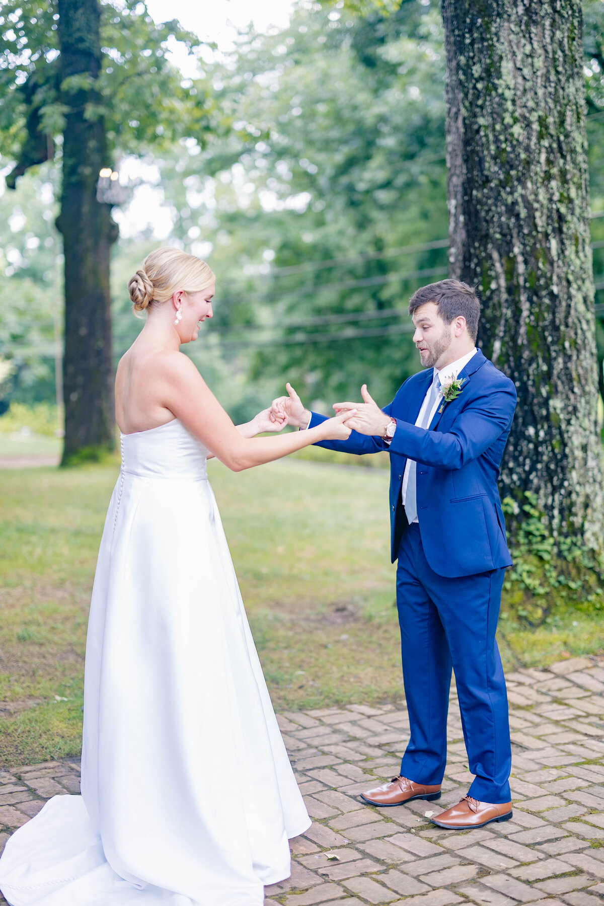 Lindsey-Chris-Wedding-SNEAKPEEK-19