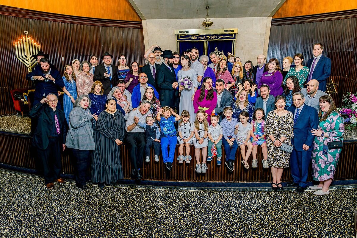 Eliana-Melmed-Photography-Chicago-LosAngeles-Jewish-WeddingPhotographer-CarmiKalman-FamilyFormal-00075