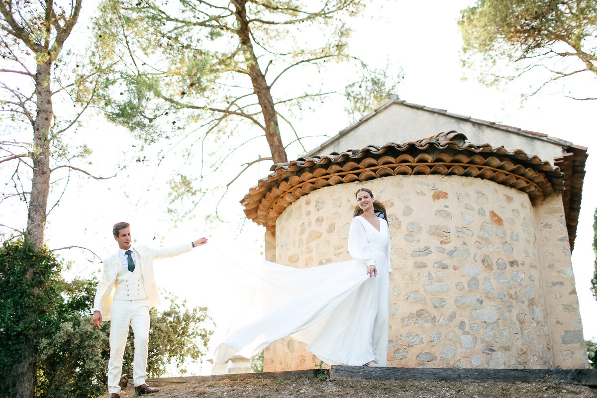 bride-twirls-dress-at-luxury-wedding-in-provence
