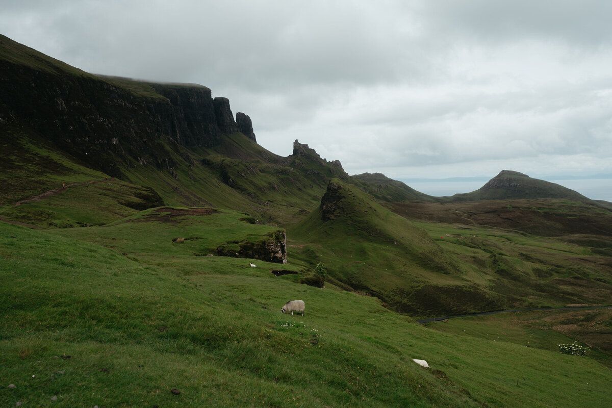 the_chaffins_international_destination_wedding_elopement_photographers_sammie_chaffin_micah_editorial_adventure_photos_travel_isle_of_skye_scotland_40