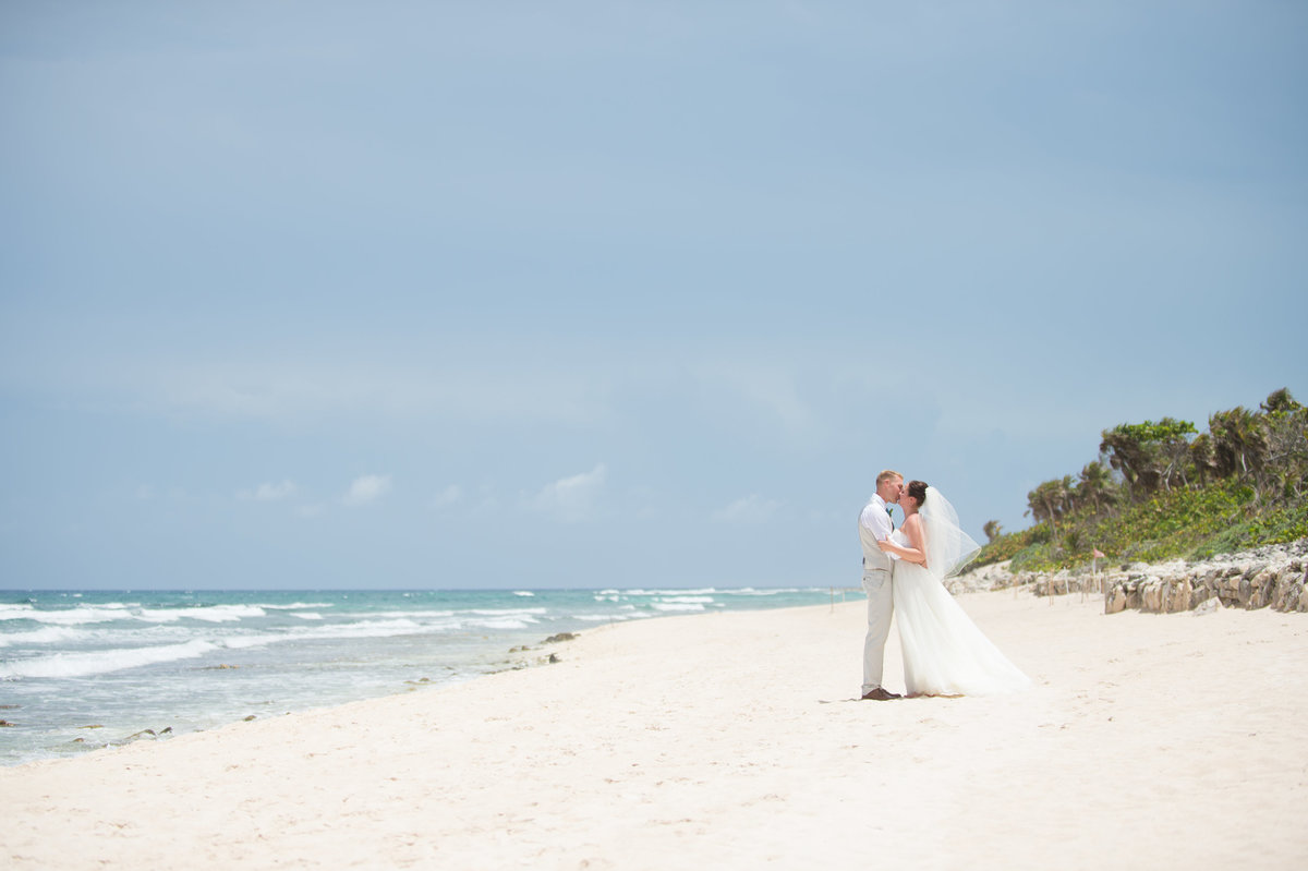 Cancun beach destination wedding photos