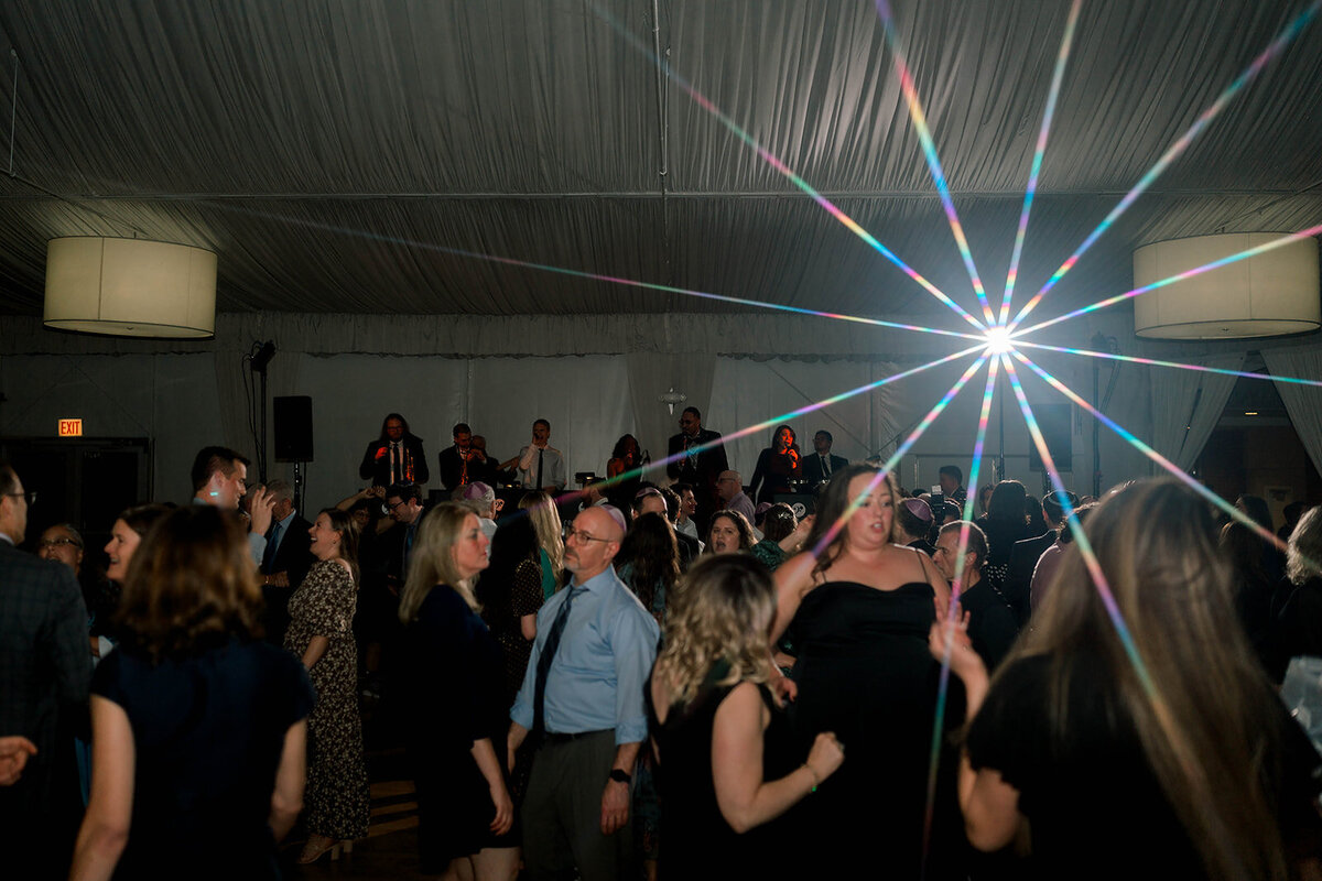 Eliana-Melmed-Photography-Chicago-LosAngeles-Jewish-WeddingPhotography-Dancefloor-00177