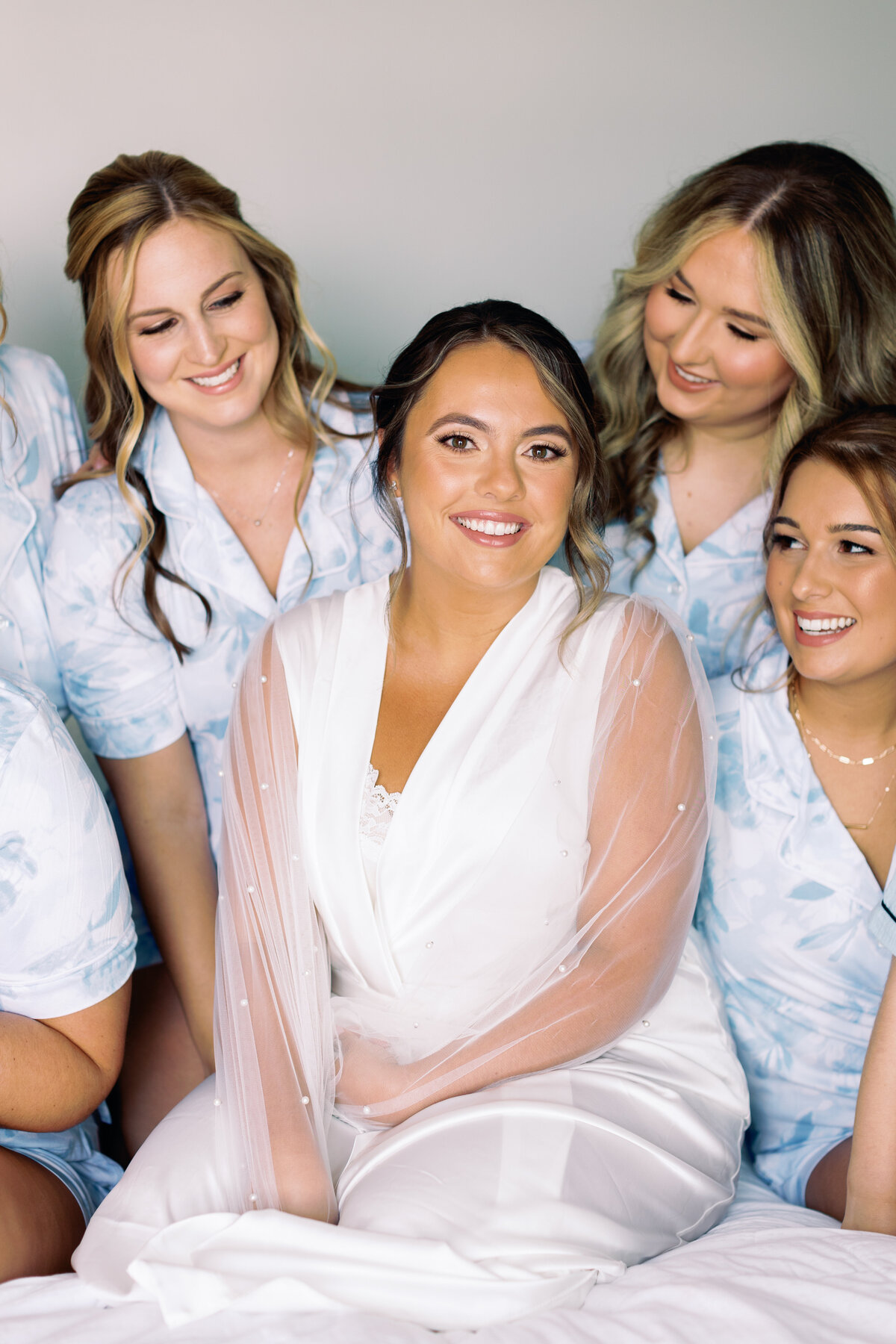bridesmaids-in-robes