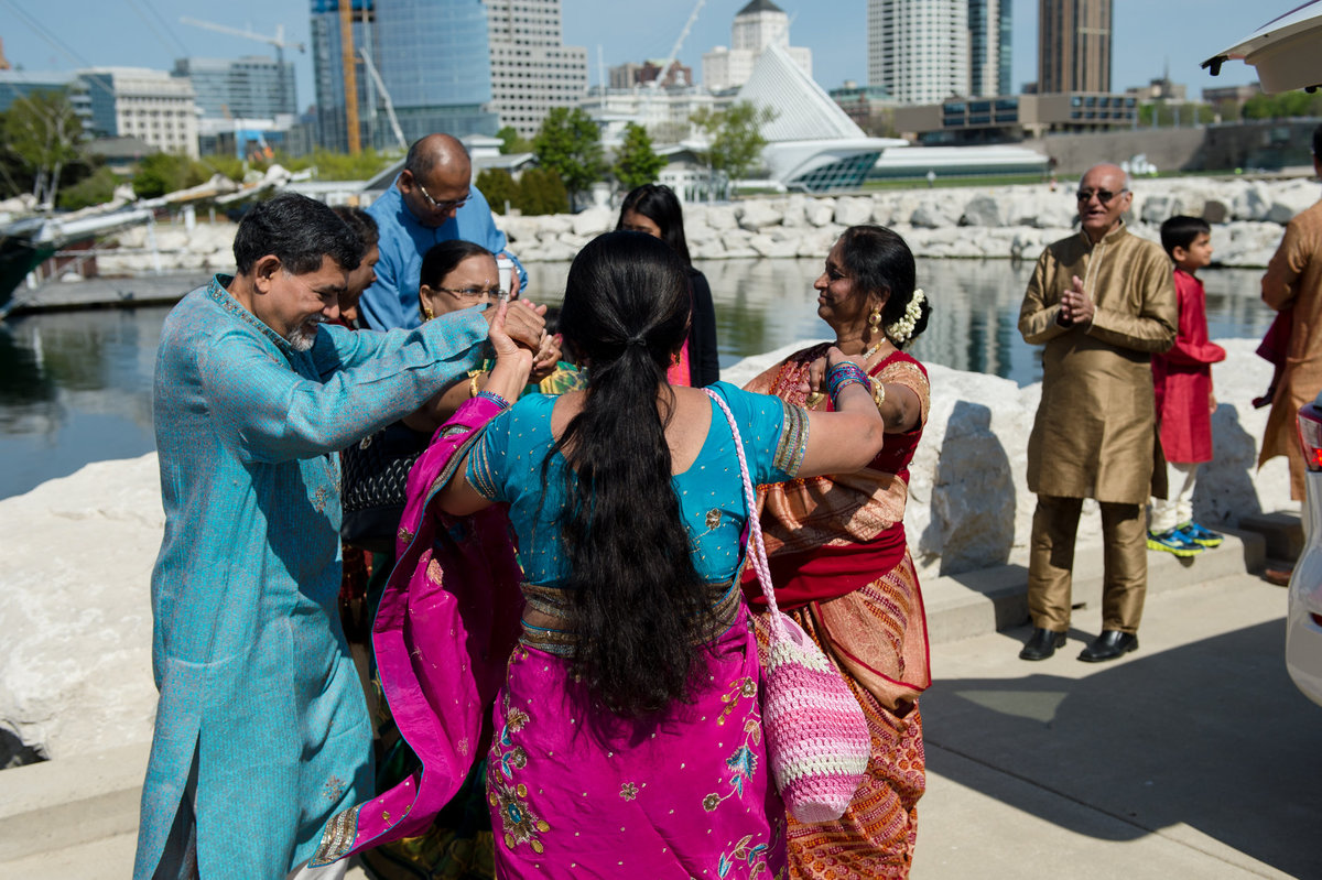 Documentary Wedding Photography, Milwaukee, Discovery World Wedding