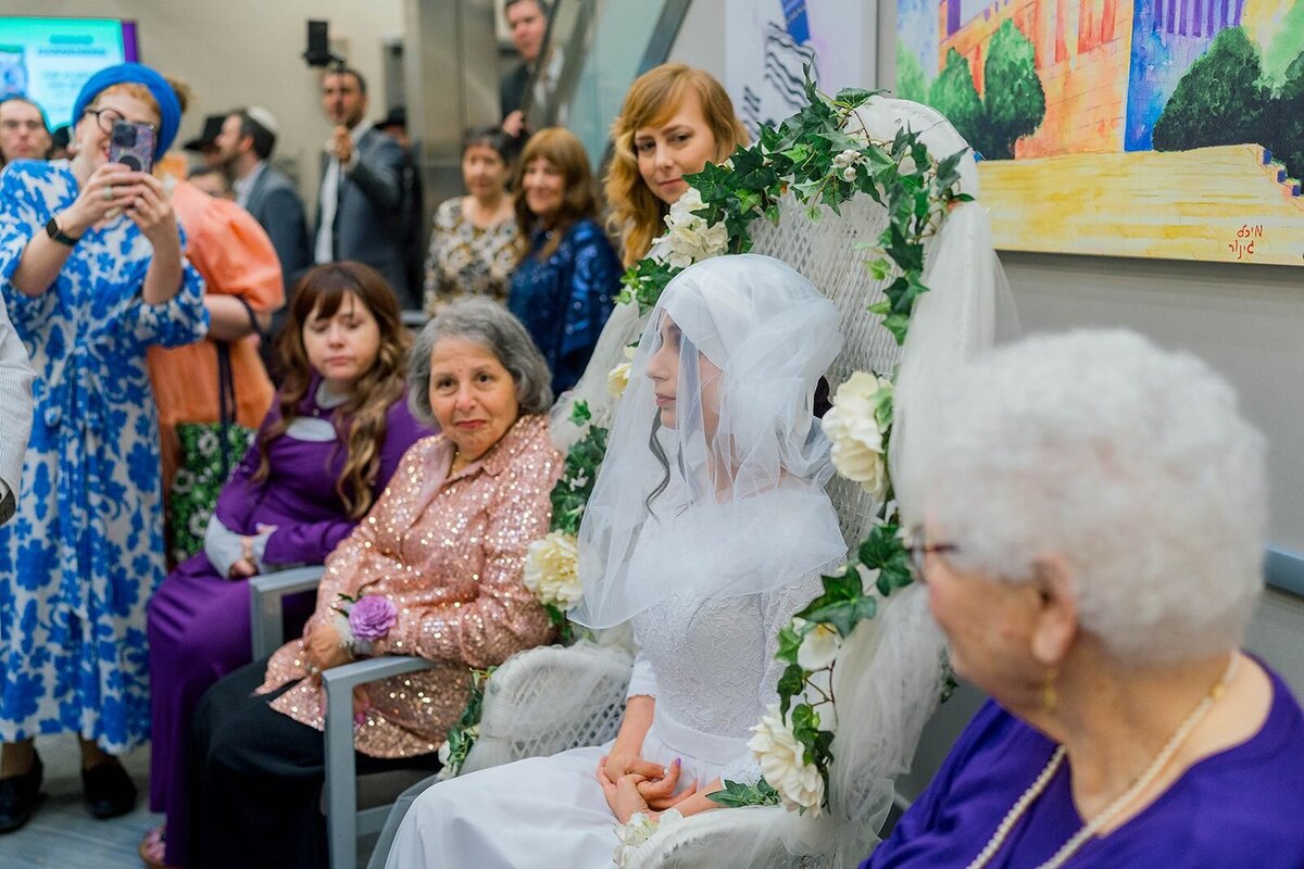 Eliana-Melmed-Photography-Chicago-LosAngeles-Jewish-WeddingPhotographer-CarmiKalman-Bedeken-00076
