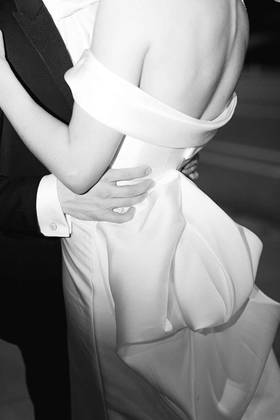 Meg Lee is a luxury Pittsburgh wedding photographer specializing in timeless, editorial, and heartfelt wedding photography for modern couples.