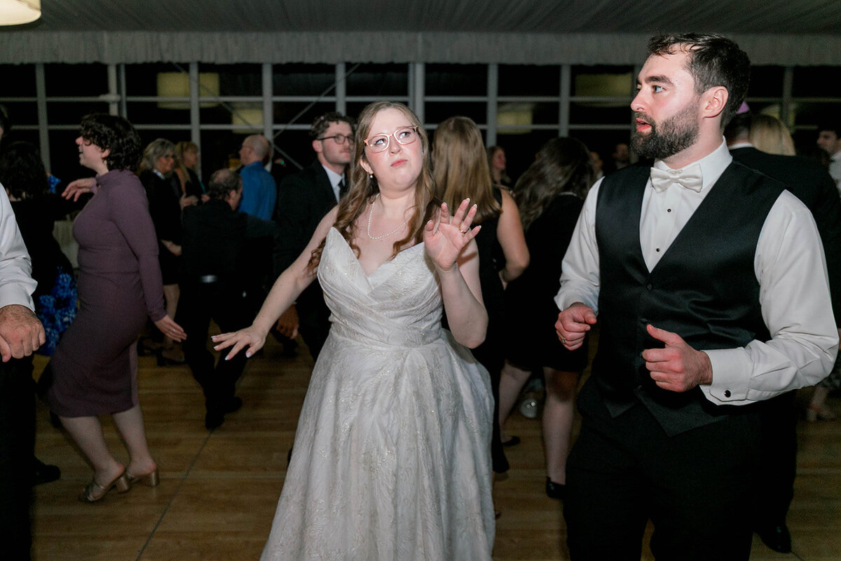 Eliana-Melmed-Photography-Chicago-LosAngeles-Jewish-WeddingPhotography-Dancefloor-00183